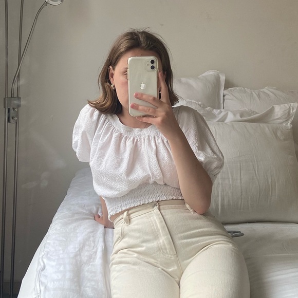 Meet your Posher, Olivia - Picture 1 of 1